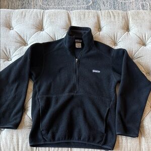 Patagonia Men’s XS‎ Black Zip-Up Sweater